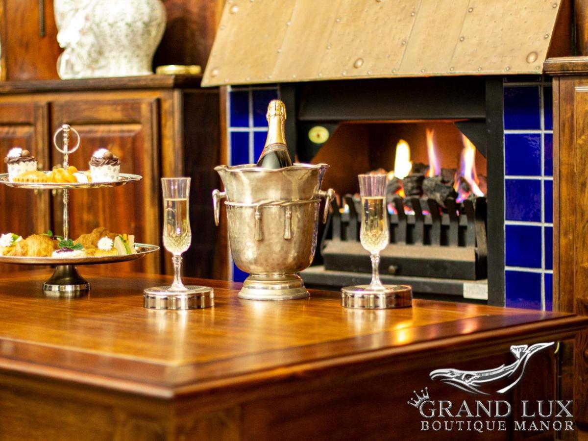 Отель Grand Lux Boutique Manor Херманус Экстерьер фото