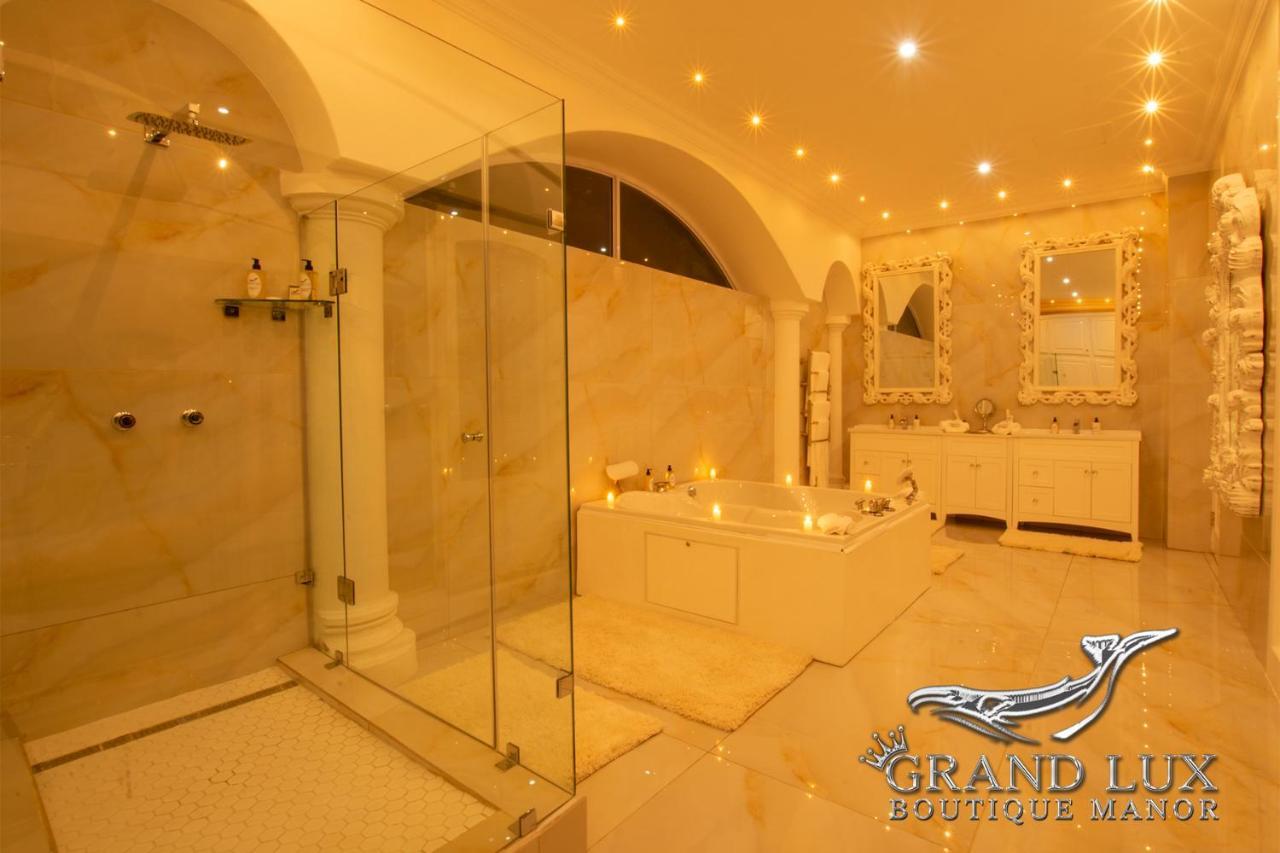 Отель Grand Lux Boutique Manor Херманус Экстерьер фото