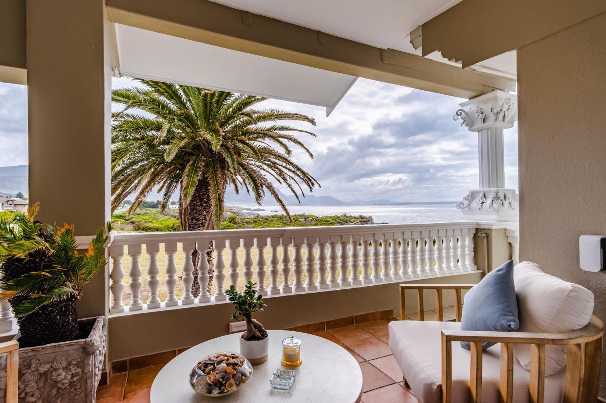 Отель Grand Lux Boutique Manor Херманус Экстерьер фото